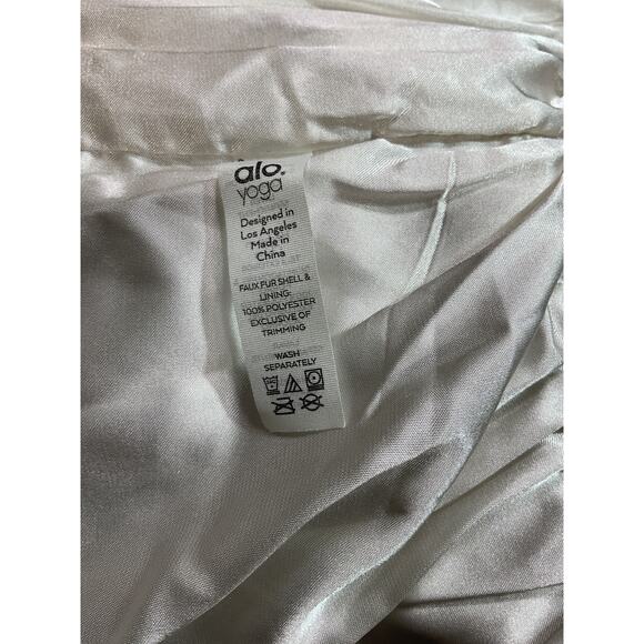 Alo Yoga 'Faux Fur' White Foxy Jacket Size XS - Picture 5 of 5